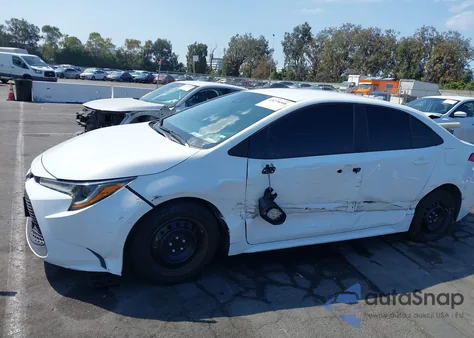 2021 Toyota Corolla Le z USA, uszkodzony, nr VIN 5YFEPMAE3MP211790